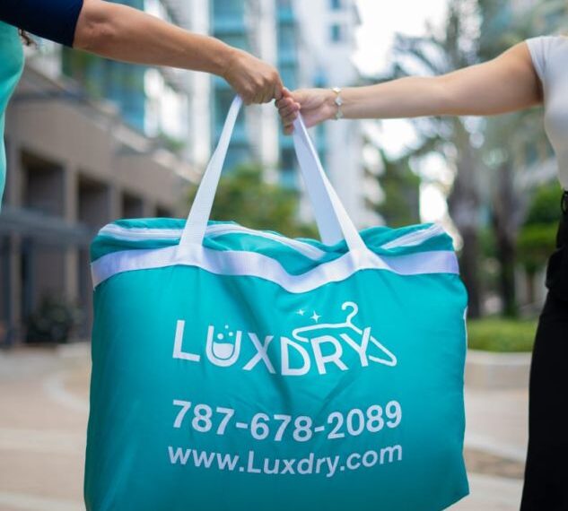 The Convenience of Uniform Laundry Services for Businesses